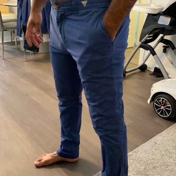 Guess - Picture 1 of 4